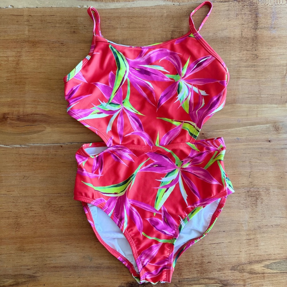 Girls swimsuit